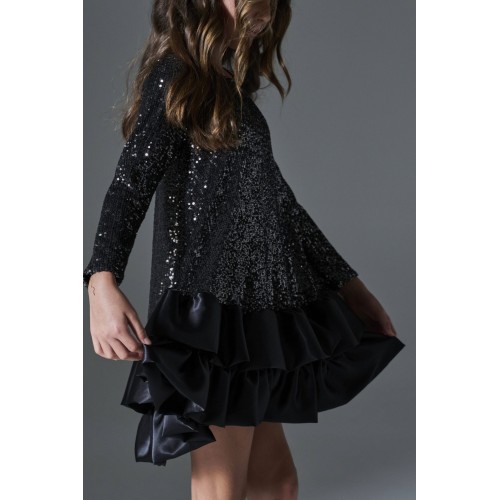 Melin Rose Φόρεμα Παγέτα Μαύρο με Βολάν στο Τελείωμα (MRW26-1214) Melin Rose Φόρεμα Παγέτα Μαύρο με Βολάν στο Τελείωμα (MRW26-1214)