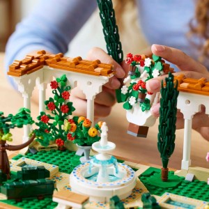 Lego Icons Fountain Garden (10359)