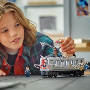 Lego Super Heroes Spider-Man vs Doc Ock Subway Train Scene (76321)
