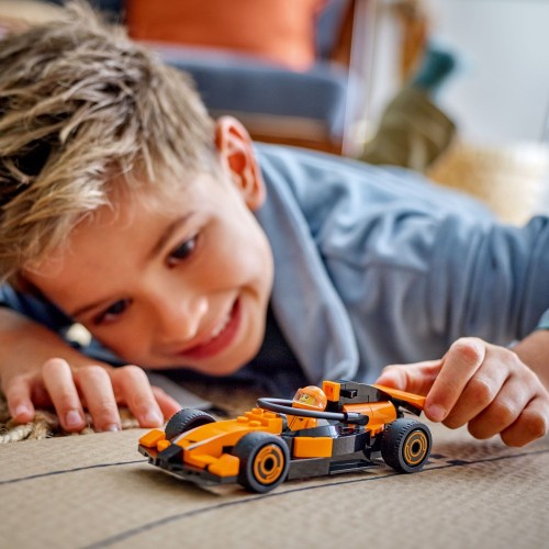 Lego City - F1 Driver With McLaren Race Car (60442)