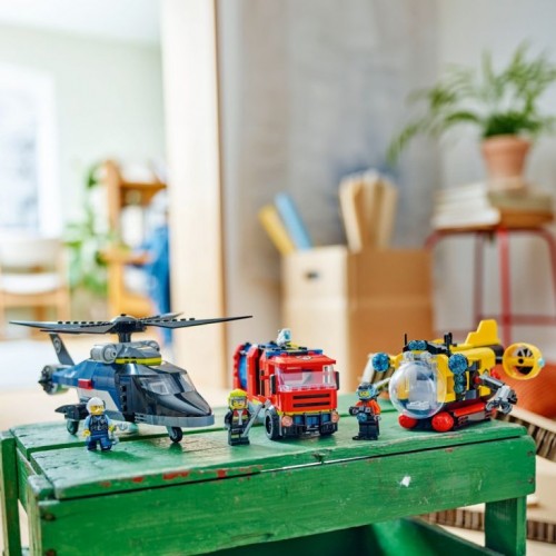 Lego City - Helicopter, Fire Truck and Submarine Remix (60462)