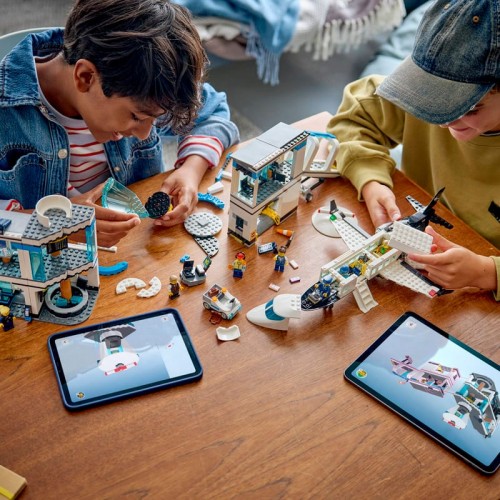 Lego City Airport With Plane (60502) Lego City Airport With Plane (60502)