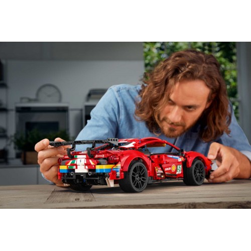 Lego Technic Ferrari 488 GTE “AF Corse #51” (42125)