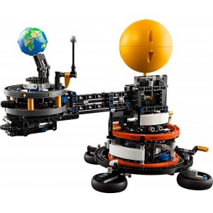 Lego Technic Planet Earth and Moon in Orbit (42179)