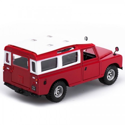 Bburago 1:24 Land Rover Series II (22063)