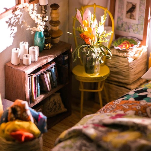 Alice's Dreamy Bedroom (DG107)